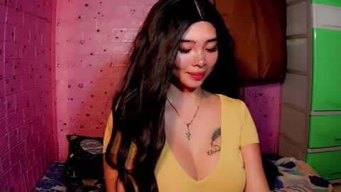 Snapshot of lovelykayleexx chatting on 03.11.25 ara online show from 03.11.25