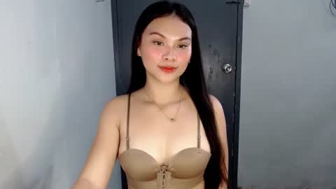 lovelykristelle online show from 02.21.25