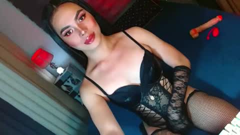 Snapshot of lovelymiss_shyna11 chatting on 10.28.25 lovelymiss_shyna11 online show from 10.28.25