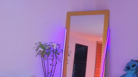 lovelymoon_ online show from 04.23.26