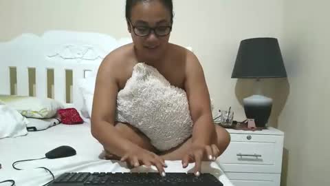 Snapshot of lovelyquey chatting on 05.10.26 Angelquey online show from 05.10.26