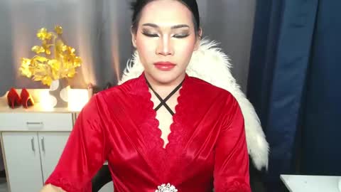 STWEET LINA online show from 02.04.25