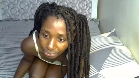 lovelytin online show from 10.31.25