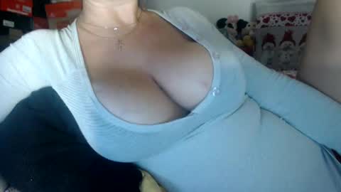 Snapshot of lovelywoman22 chatting on 12.15.24 lovelywoman22 online show from 12.15.24