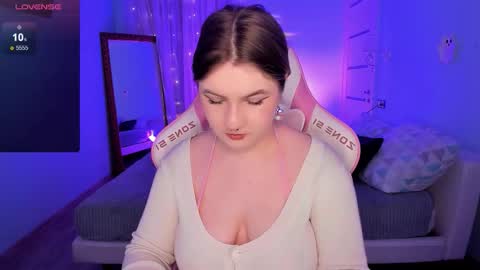 Julia  online show from 12.03.25