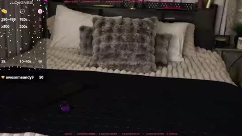 Snapshot of lovemoscarlett chatting on 01.26.25 Scarlett online show from 01.26.25