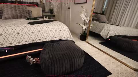 Snapshot of lovemoscarlett chatting on 02.19.25 Scarlett online show from 02.19.25