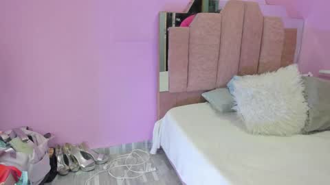 L O V E  online show from 09.23.25