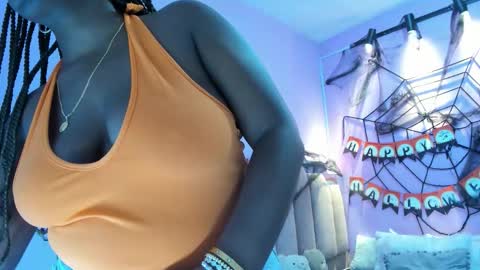 L O V E  online show from 10.18.25