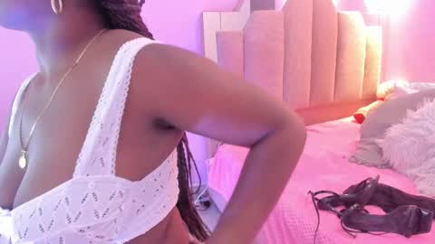 L O V E  online show from 12.14.25