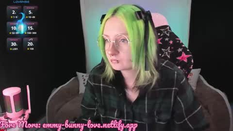 Snapshot of lover_emmy chatting on 11.17.25 Emmy online show from 11.17.25