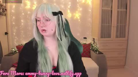 Snapshot of lover_emmy chatting on 01.11.26 Emmy online show from 01.11.26