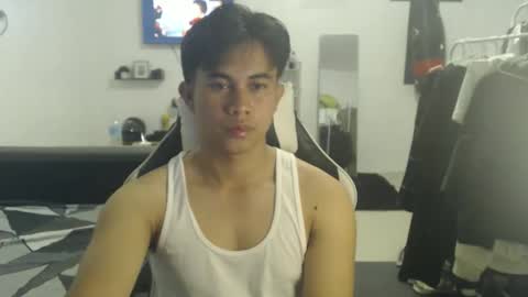 loverboyph04 online show from 12.22.25