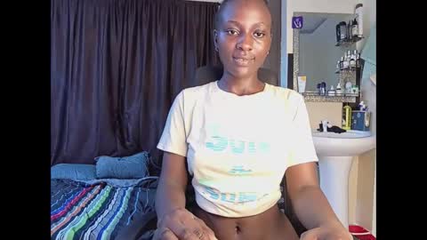 Snapshot of lovergirl2003 chatting on 03.11.25 Kate online show from 03.11.25