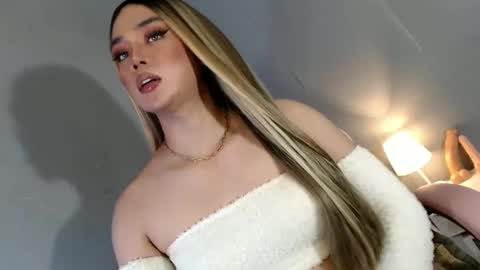 lovers moon22 online show from 12.19.24