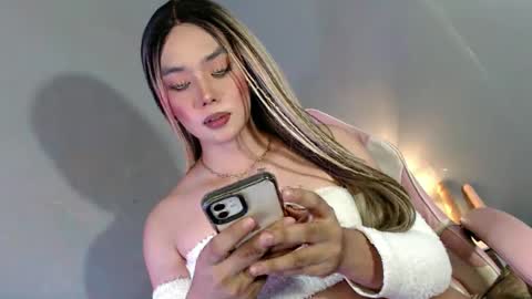 lovers moon22 online show from 02.15.25