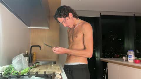 Leo Loves online show from 02.23.26