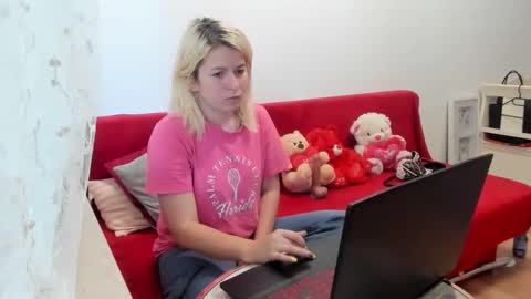 Snapshot of lovesally7 chatting on 09.17.25 lovesally7 online show from 09.17.25