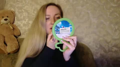 LovesRebecca online show from 12.10.24