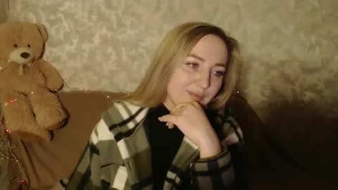 LovesRebecca online show from 12.18.24