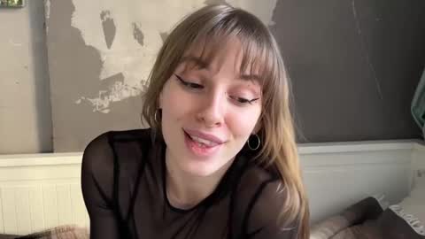 Snapshot of lovesstation chatting on 01.20.25 lovesstation online show from 01.20.25