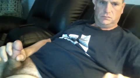 lovetocum37 online show from 10.20.25