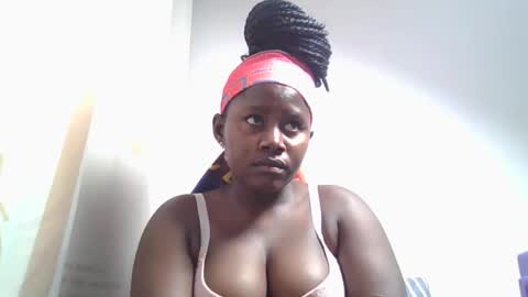 lovie_paula online show from 10.26.25