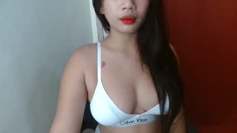 loving_ellah19 online show from 10.20.25