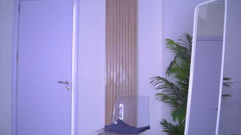 Nora online show from 02.08.25