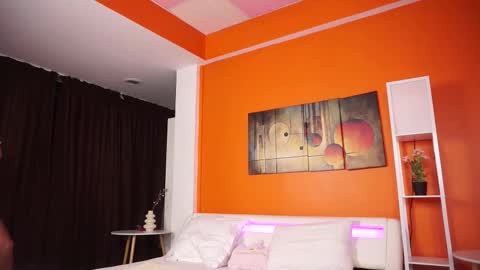 Nora online show from 11.23.25