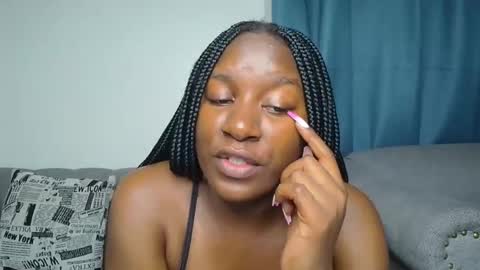 loyalcutie online show from 11.17.25