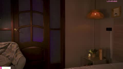 Snapshot of lua_ferch_ chatting on 10.10.25 ---Goys incredible photographs online show from 10.10.25