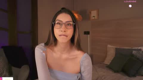 Snapshot of lua_ferch_ chatting on 10.16.25 ---Goys incredible photographs online show from 10.16.25