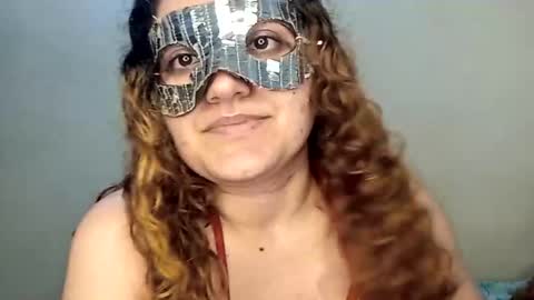 Snapshot of luana363 chatting on 10.31.25 luana363 online show from 10.31.25