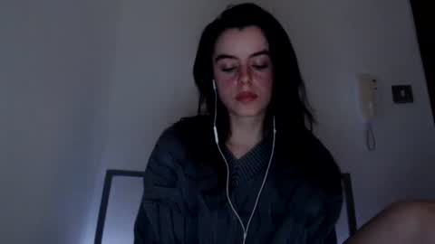 Snapshot of luana789 chatting on 12.19.24 luana online show from 12.19.24