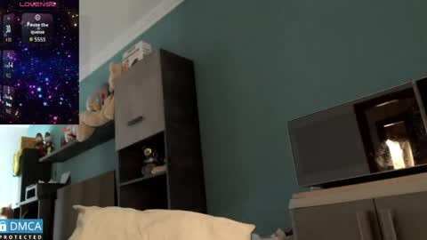 luara_ online show from 04.11.26