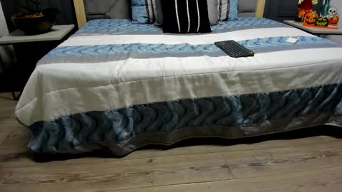 luca_morettii online show from 10.22.25