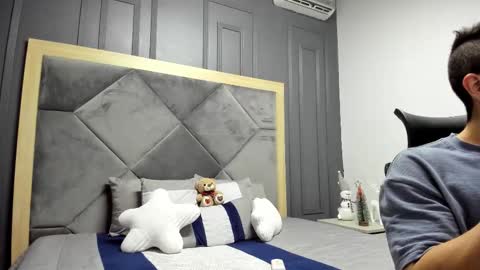 luca_morettii online show from 11.19.25