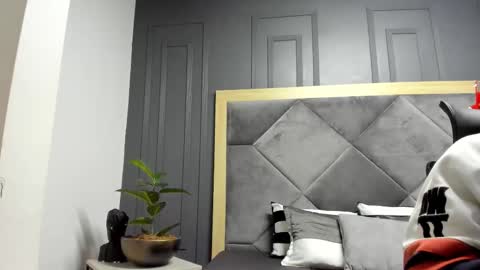 luca_morettii online show from 12.20.25