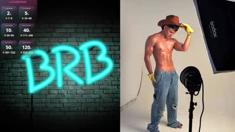 Snapshot of lucadior chatting on 10.27.25 Luca Dior online show from 10.27.25