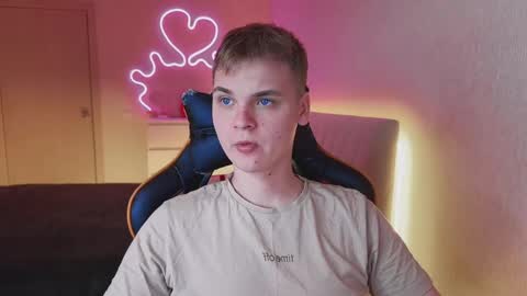 Snapshot of lucas_dany chatting on 09.17.25 Lucas Gill online show from 09.17.25