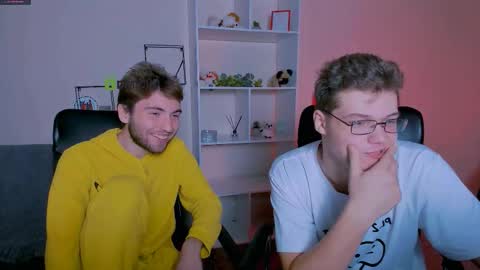 Snapshot of lucas_long_ chatting on 10.09.25 lucas_long_ online show from 10.09.25