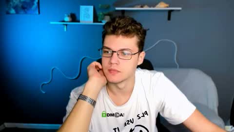 Snapshot of lucas_long_ chatting on 10.20.25 lucas_long_ online show from 10.20.25