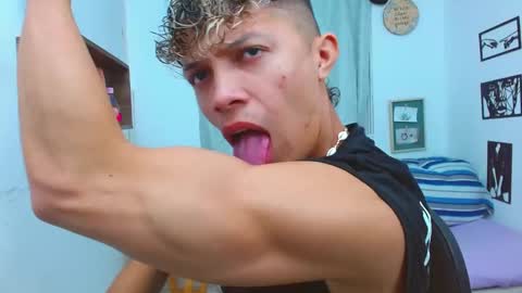 Lucas Luxx online show from 10.10.25