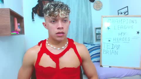 Lucas Luxx online show from 10.17.25