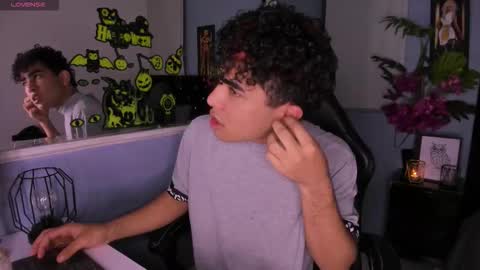 lucascarterr online show from 10.19.25