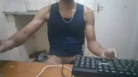 Snapshot of lucascarv chatting on 11.03.25 lucascarv online show from 11.03.25