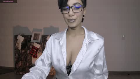 Veronica Rati    online show from 12.20.24