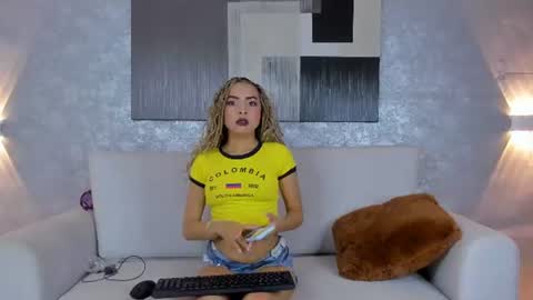 Snapshot of lucia_janne chatting on 06.27.26 Lucla online show from 06.27.26