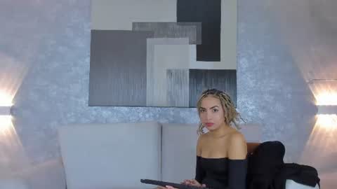 Snapshot of lucia_janne chatting on 06.30.26 Lucla online show from 06.30.26